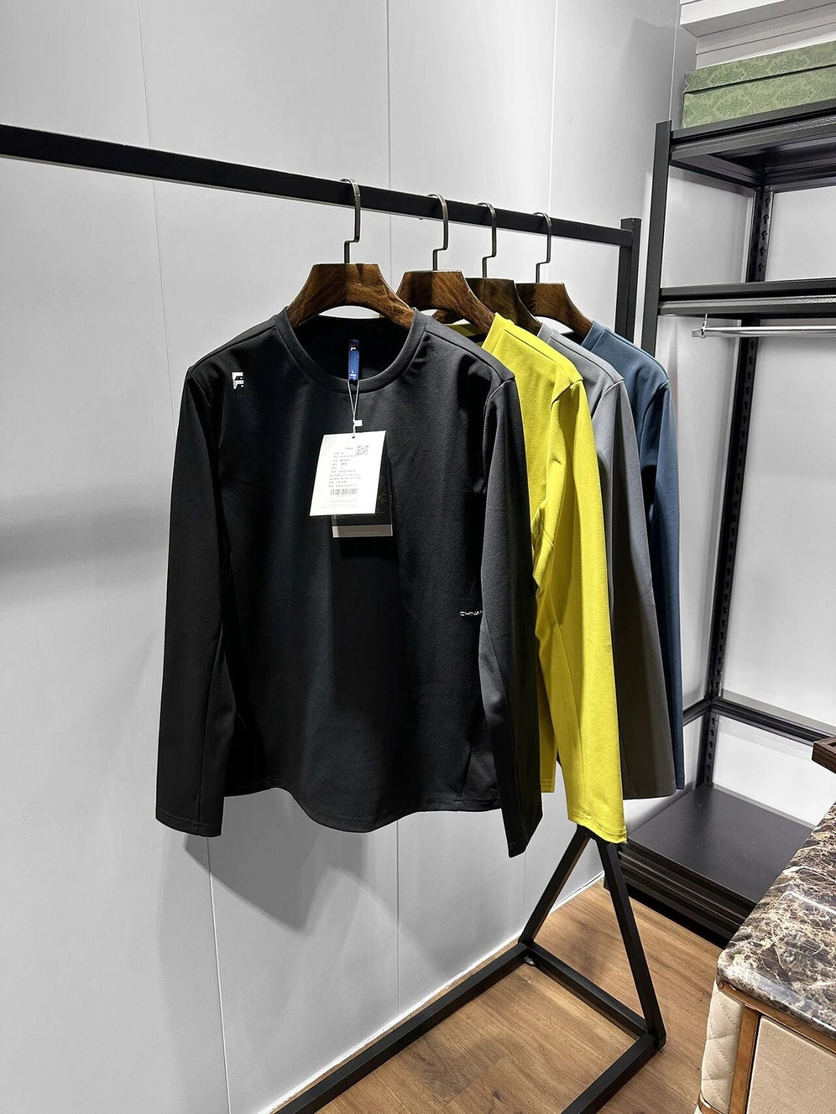 Men's Long-Sleeve Crew-Neck T-Shirt - Breathable Stretch Fabric