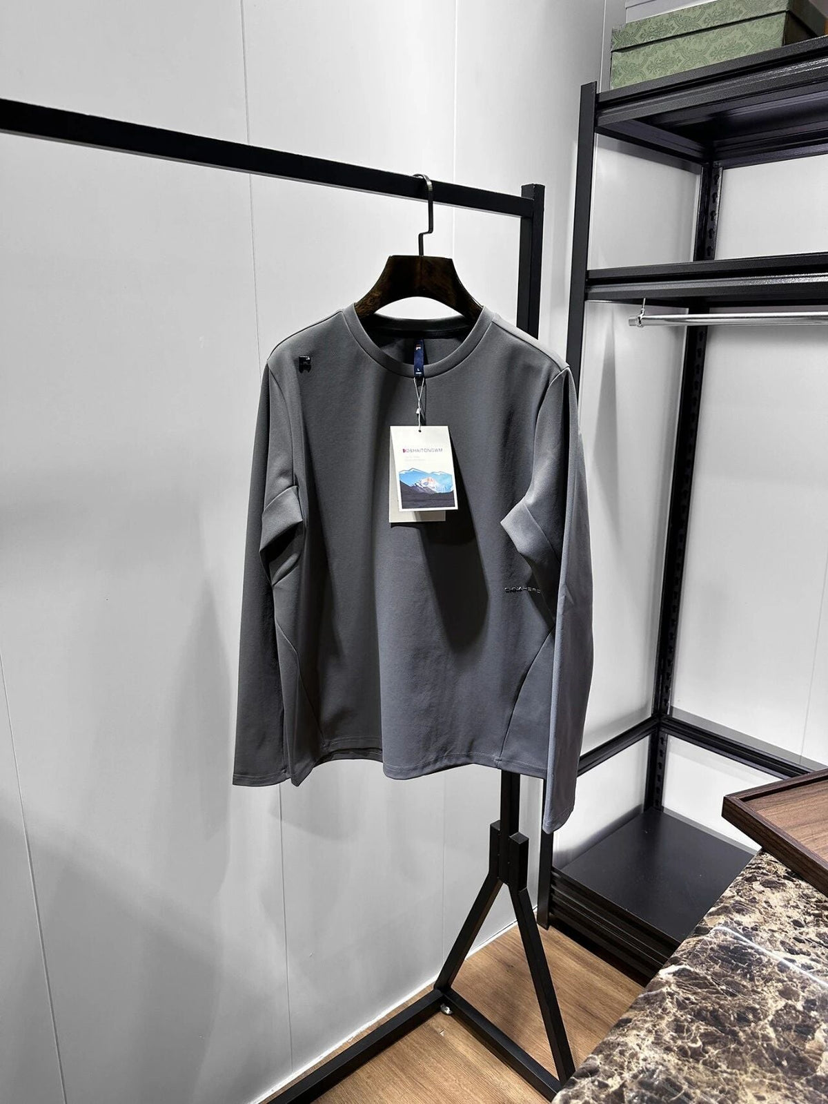 Men's Long-Sleeve Crew-Neck T-Shirt - Breathable Stretch Fabric
