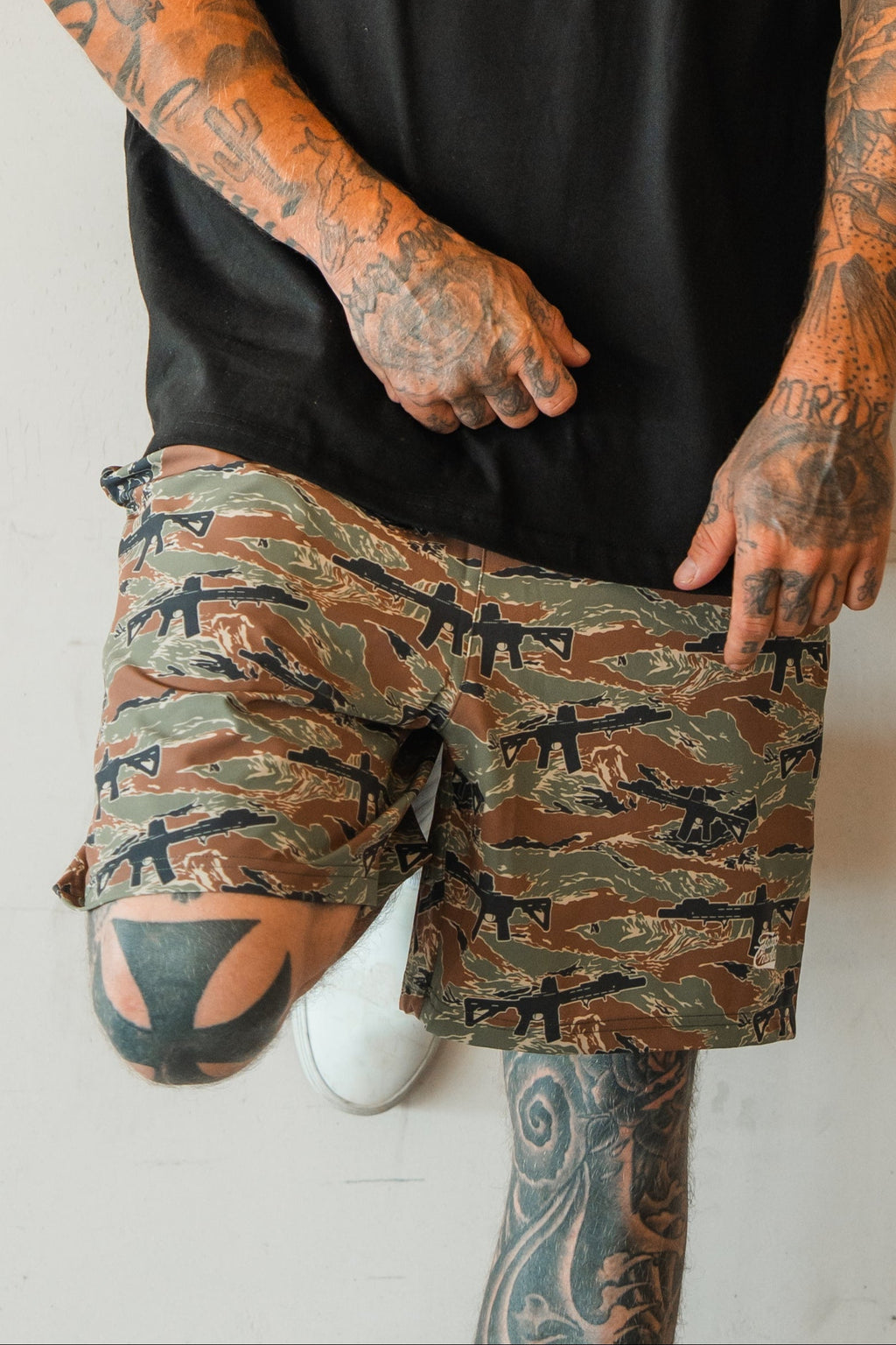 Pantalón corto de entrenamiento Performance para hombre, 5,5 pulgadas - Snipes & Stripes
