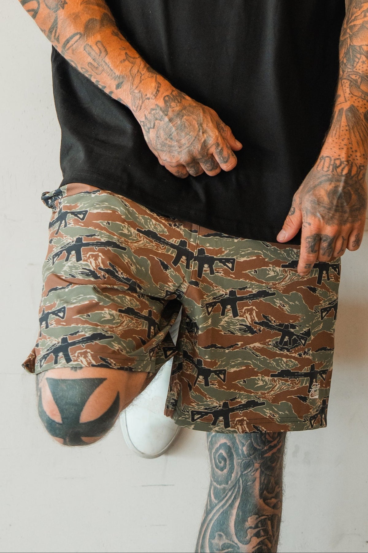 Pantalón corto de entrenamiento Performance para hombre, 5,5 pulgadas - Snipes & Stripes
