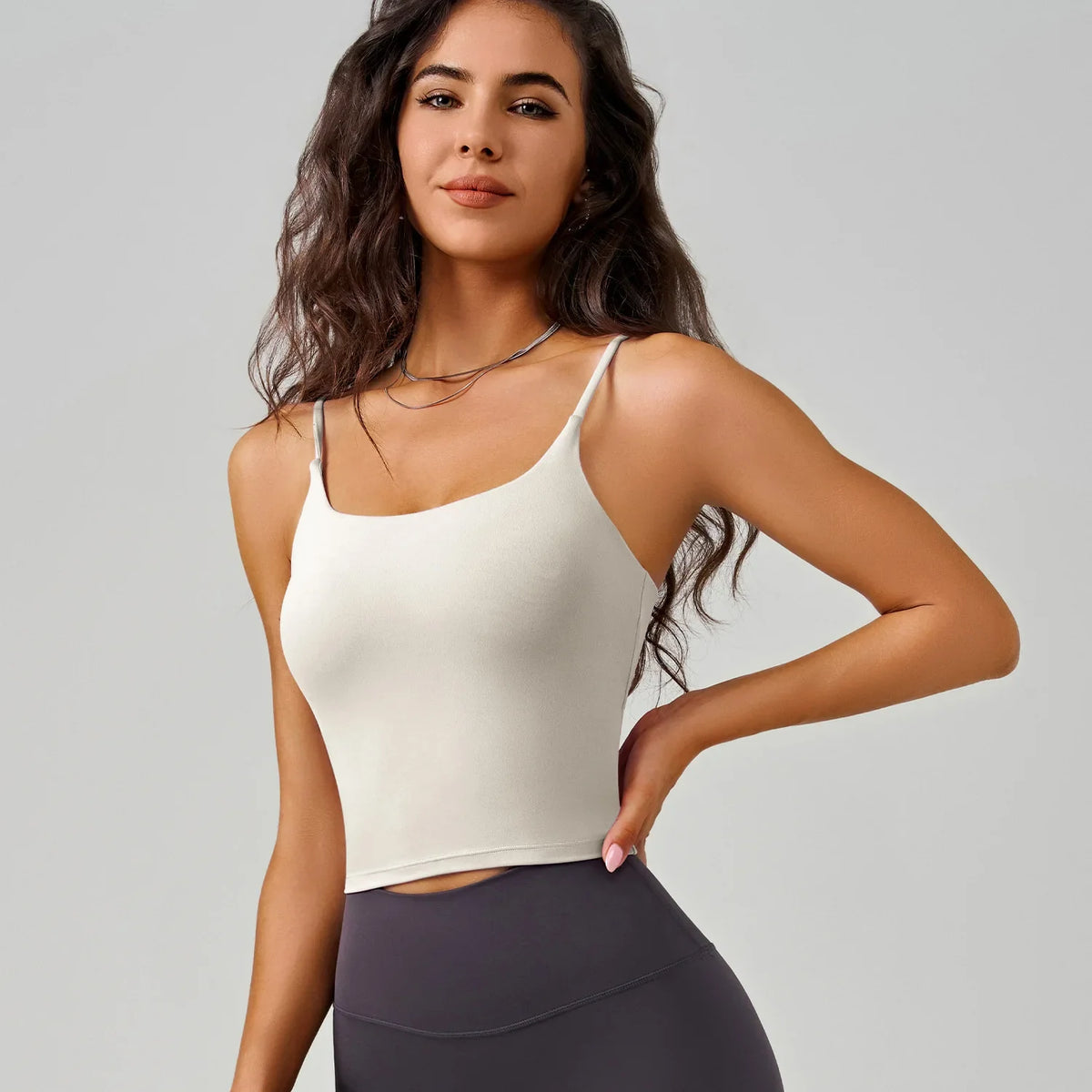 Top deportivo suave y elástico con escote en U y copas fijas para mujer - Gimnasio y yoga