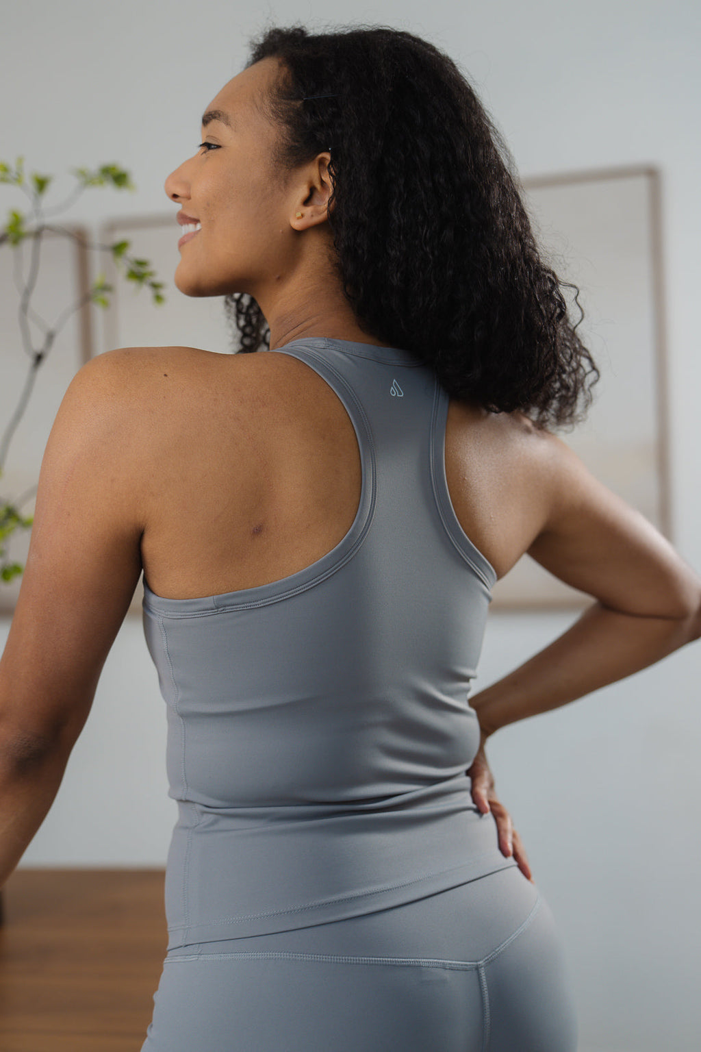 Top de tirantes GRAVITY Strength con sujetador integrado para mujer